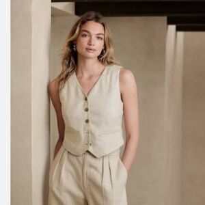 Banana Republic Women's Tan Linen Vest